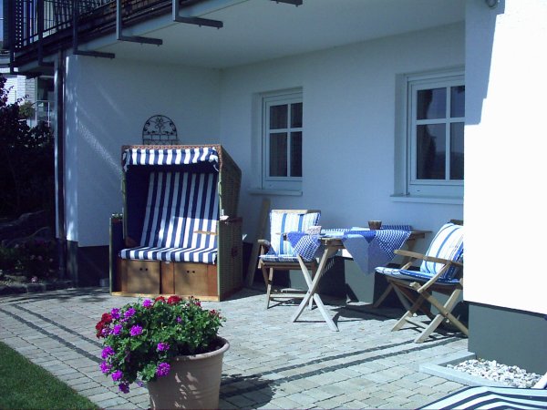 Sitzecke mit Strandkorb